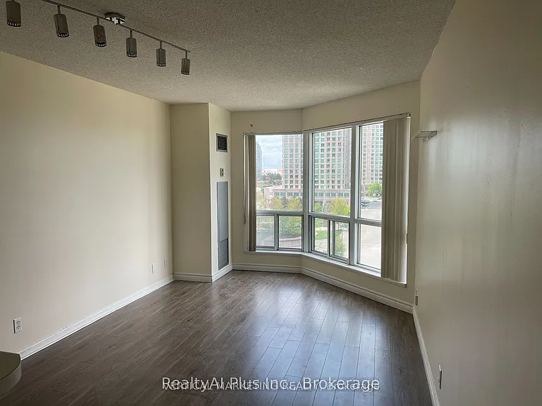 11 Lee Centre Dr #701 — Photo 9
