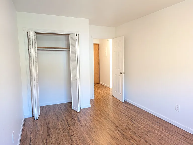 Tiki Apartments — Photo 18