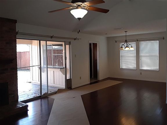 3rd image of 228 Heather Glen Dr