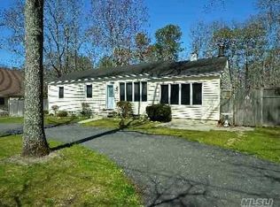 38 Shore Rd, Hampton Bays, NY 11946