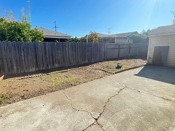 3rd image of 244 S 18th St