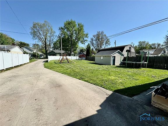 4th image of 624 W Washington St