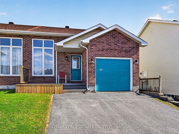 2nd image of 106 Hemlock Cres
