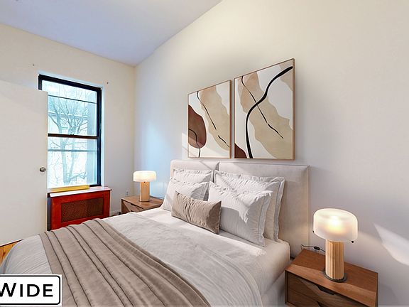 2nd image of 790 Lexington Ave