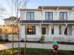 3080 Washington Ave #1, Victoria, BC V9A 1P6