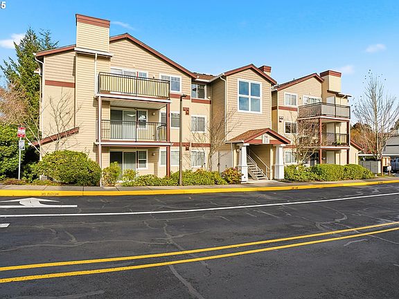 2nd image of 790 NW 185th Ave Unit 303
