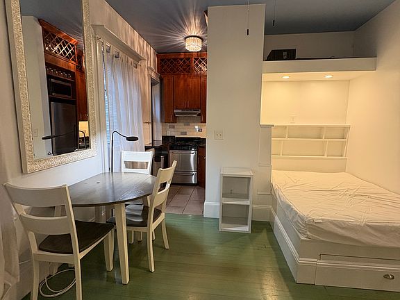 3rd image of 39 Hemenway St APT 3