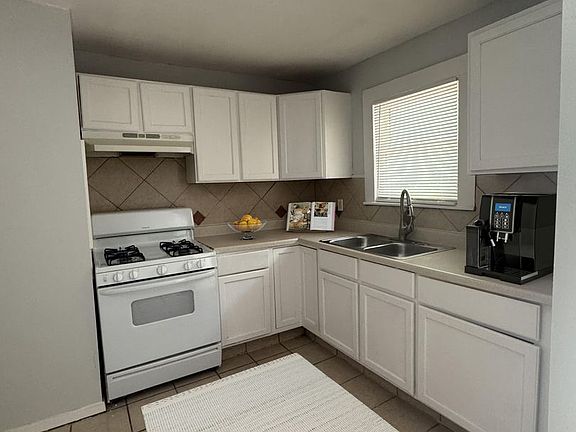 5th image of 1501 W Myrtle St #2