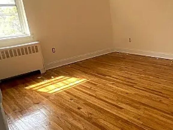 2nd image of 14306 Barclay Ave APT 6F