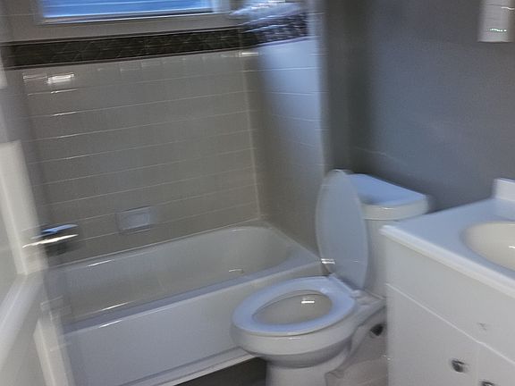 4th image of 1018 Tyler St