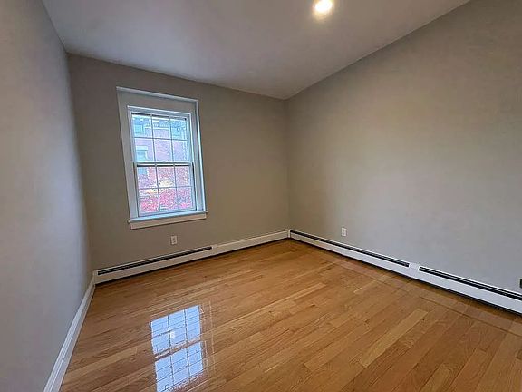 3rd image of 604 Chapel St #G