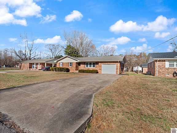 3rd image of 3024 Ramage Dr