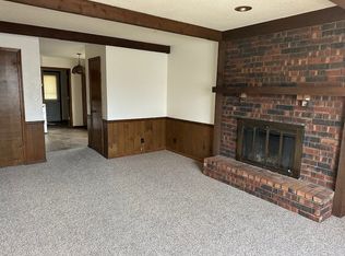 804 Cowell St #B, Paola, KS 66071