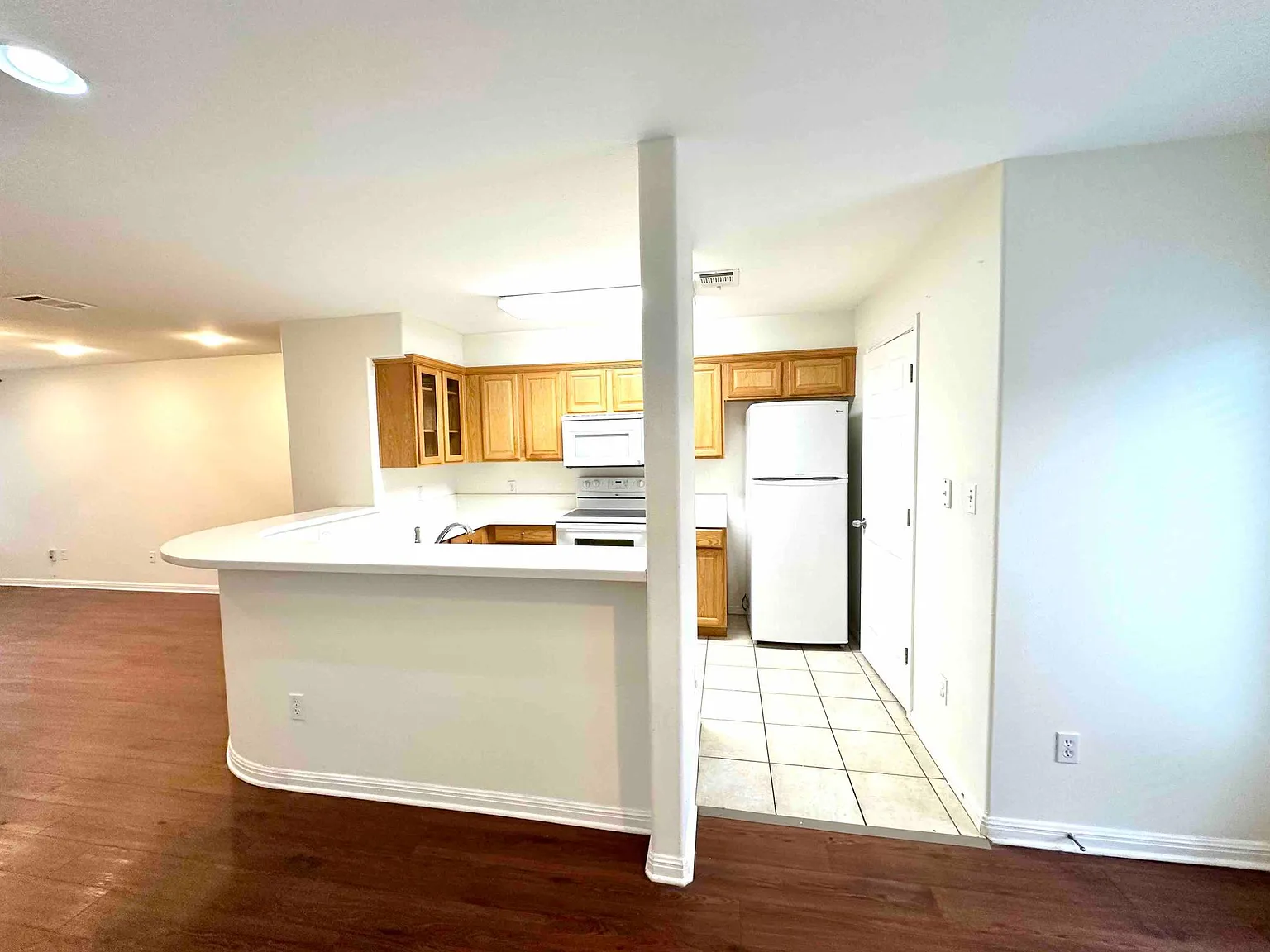 2 bed, 2.5 bath, 1312 sqft, $1,575 — Photo 4