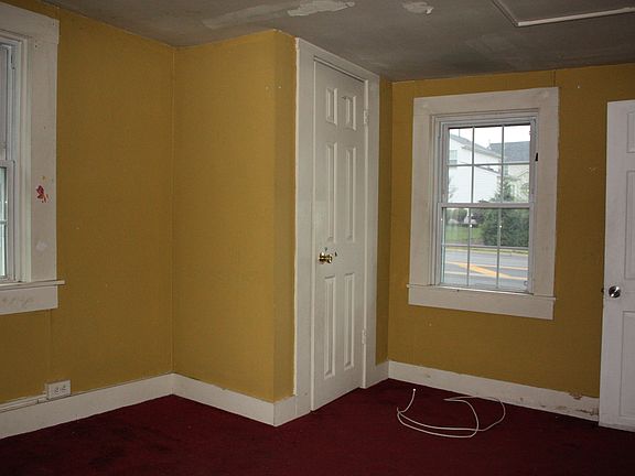3rd image of 1005 Sperryville Pike