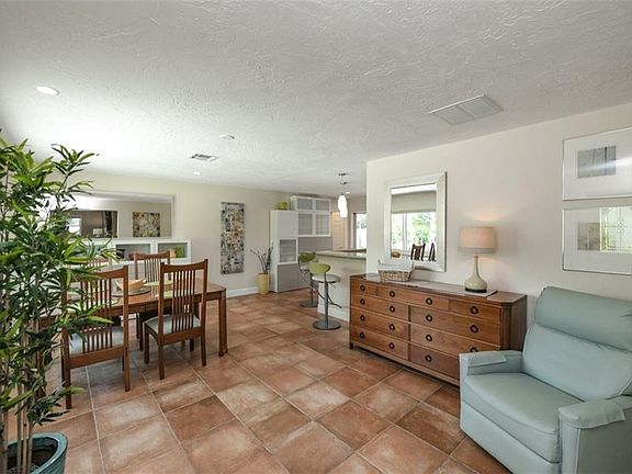 3rd image of 2710 Davis Blvd