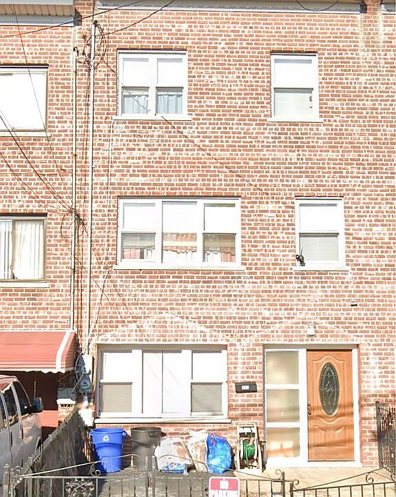 1st image of 863 E 223rd St