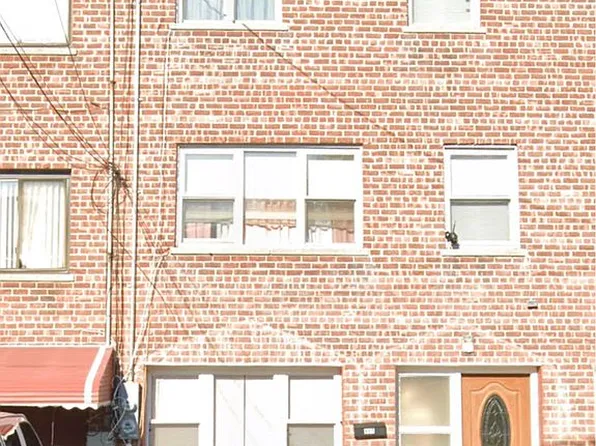 863 E 223rd St, Bronx, NY 10466