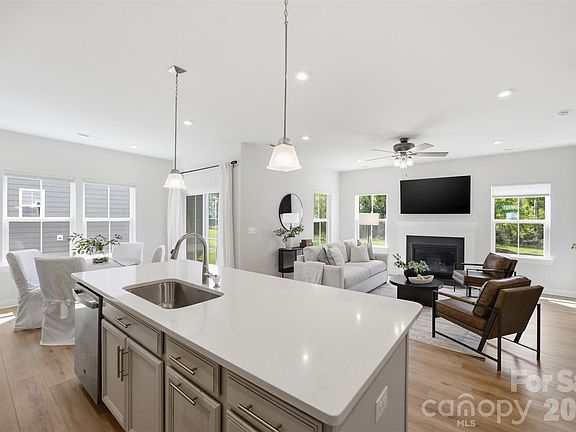 3rd image of 6428 Cambridge Dr