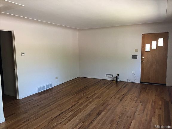 3rd image of 1700 E Alameda Ave