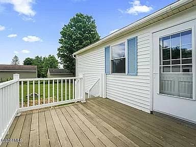 3rd image of 19 Buell Ave