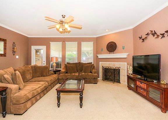 3rd image of 3100 Cedardale Dr
