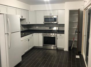 4114 Brentwood Ln, Waukegan, IL 60087