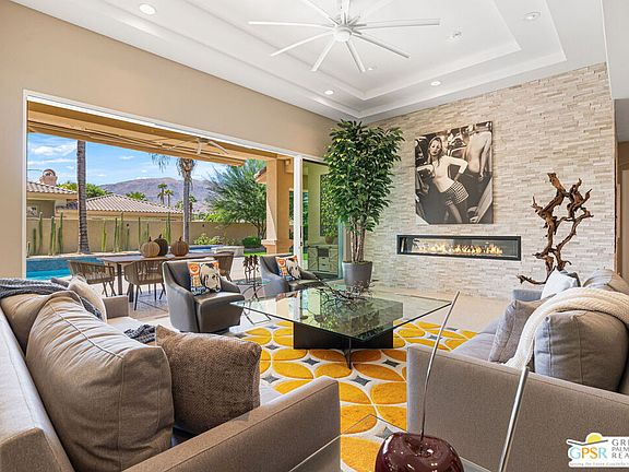 2nd image of 8 Collegiate Cir