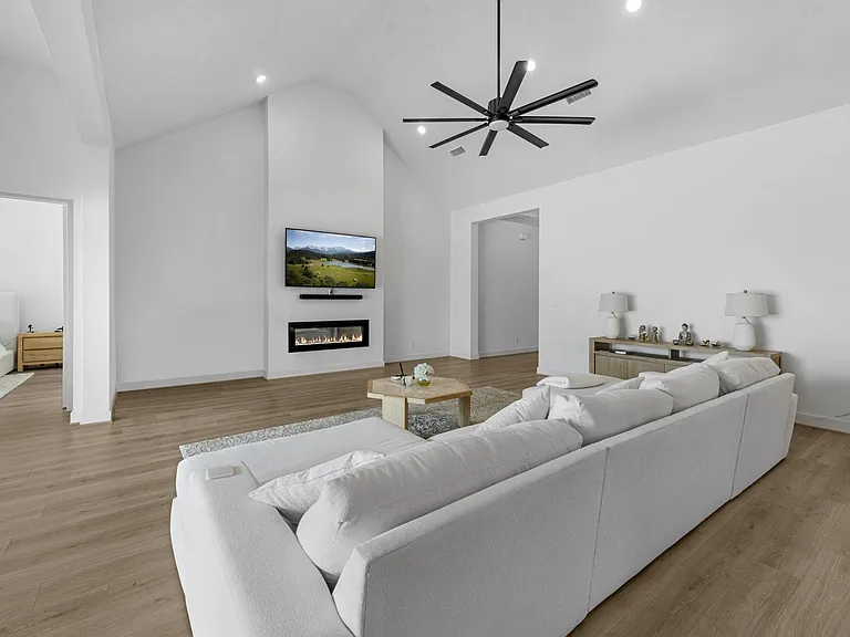 1402 Sunrise View Ln — Photo 10
