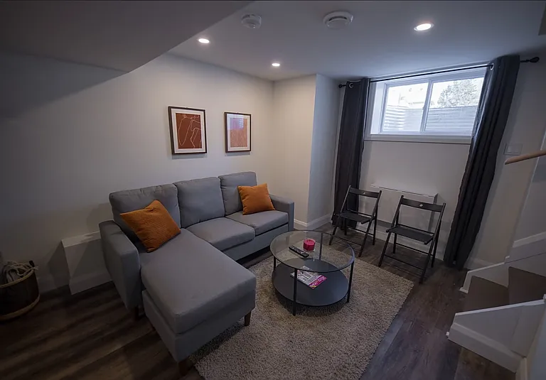 858 Bronson Ave #B — Photo 3