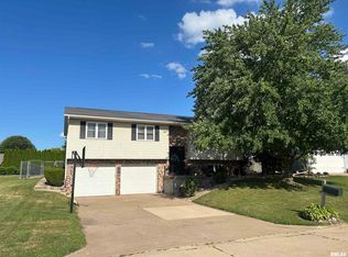 1028 Hickory St, Geneseo, IL 61254