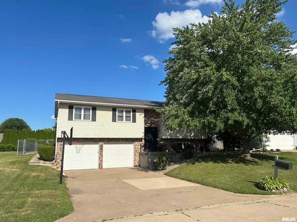 1028 Hickory St, Geneseo, IL 61254