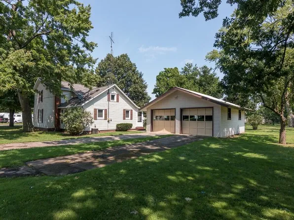 413 1st Ave, Dowagiac, MI 49047