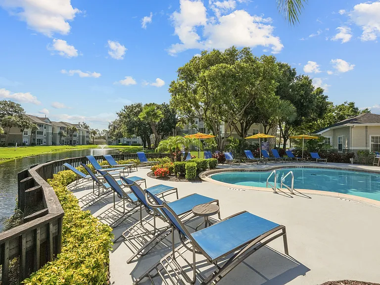 Alvista Sterling Palms — Photo 13
