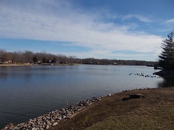 16 Oak Tree Ln, Pana, IL 62557