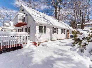 36 Lakeside Trl, Kinnelon, NJ 07405