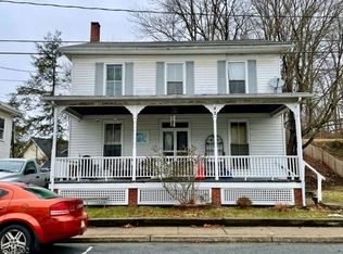 42 High St, Blairstown, NJ 07825