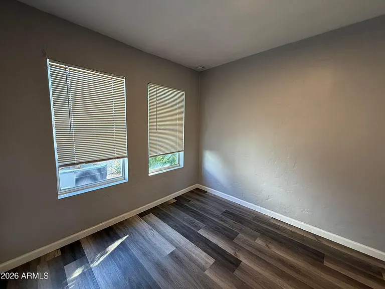 1833 E Harvard St #4 — Photo 9