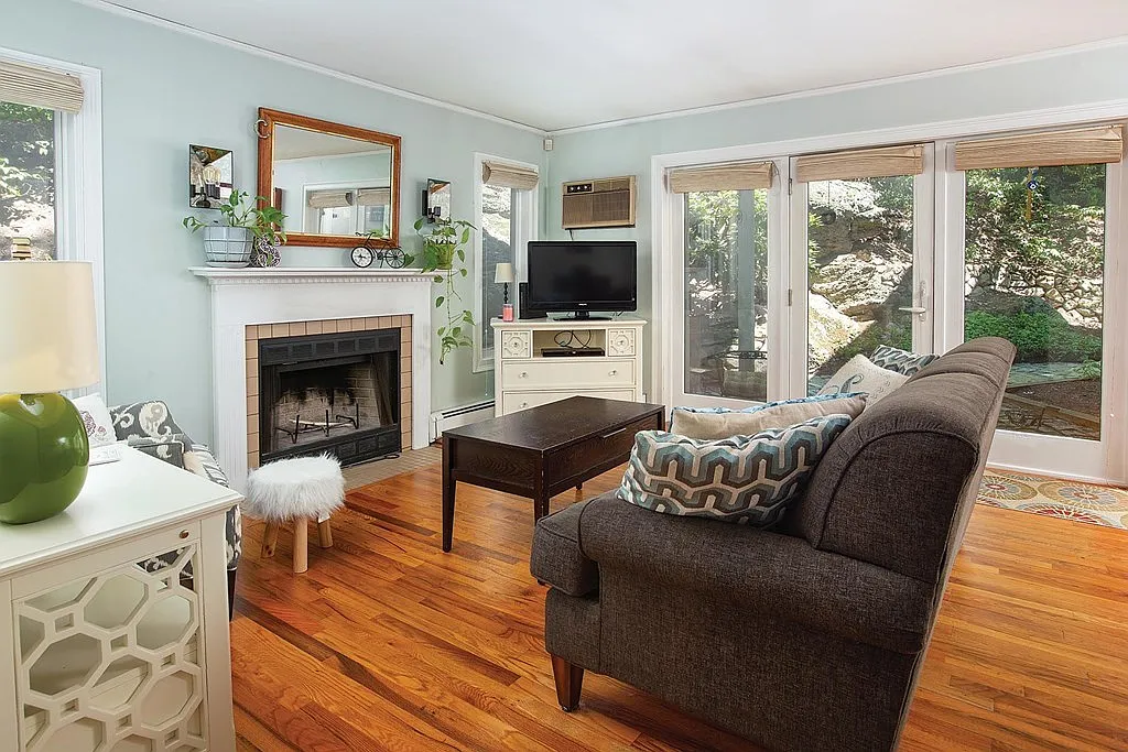 2 bed, 937 sqft, $3,095 — Photo 3