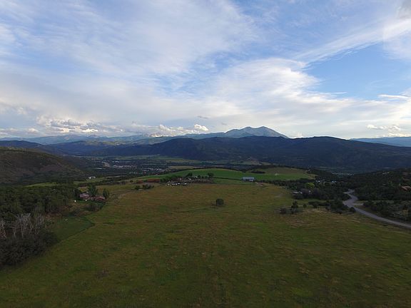 3rd image of 95 Blue Creek Trl