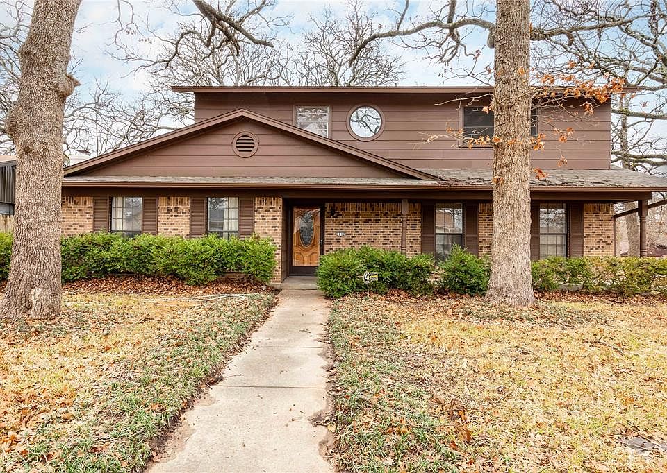2812 W Day St, Denison, TX 75020 Zillow