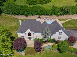 550 Lantern Hill Rd, Shavertown, PA 18708