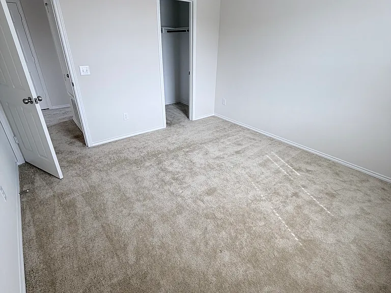 700 Goldenrod Ln — Photo 16