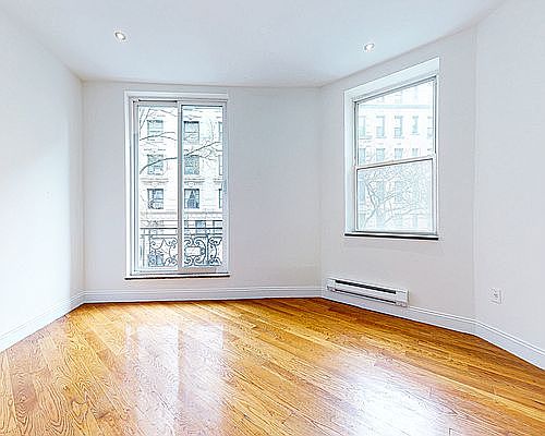 3rd image of 210 W 107th St APT 2f