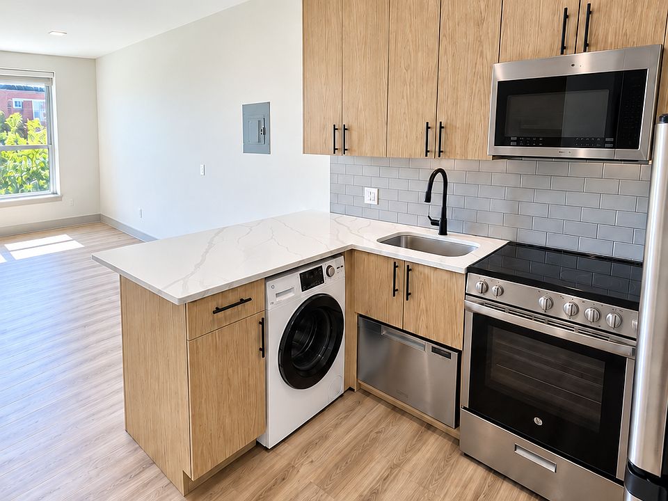 1st image of 114 Main St #11388729