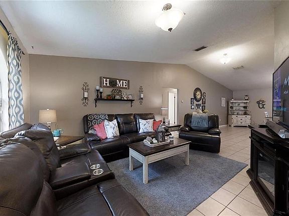3rd image of 780 S Thyme Point