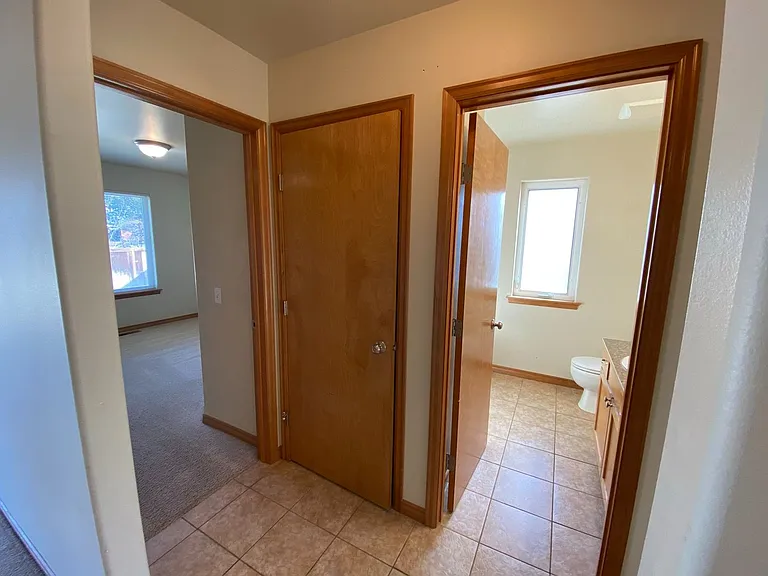 1809 E 14th Ave — Photo 16