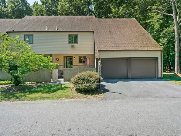 8 Bancroft Cmn Unit 8, Franklin, MA 02038