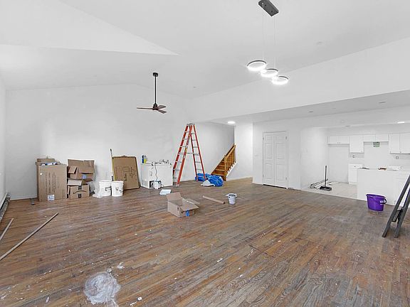 3rd image of 102 Clifton Pl #2A