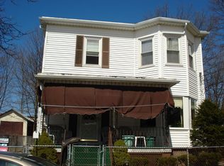24 Beecher St, Pawtucket, RI 02860